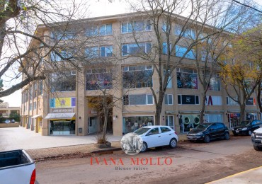 LOCAL COMERCIAL CENTRICO A LA VENTA - PASEO EL AGORA - PINAMAR