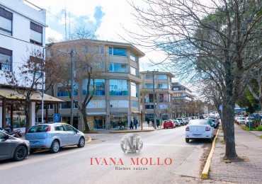 LOCAL COMERCIAL CENTRICO A LA VENTA - PASEO EL AGORA - PINAMAR