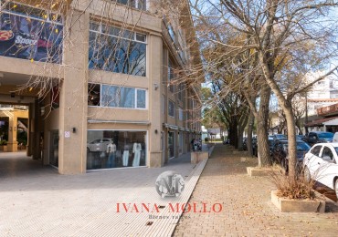 LOCAL COMERCIAL CENTRICO A LA VENTA - PASEO EL AGORA - PINAMAR