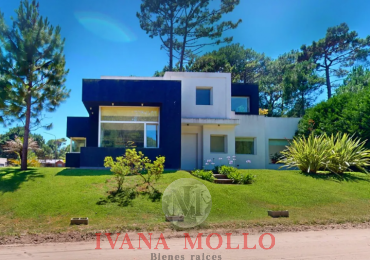 CASA EN VENTA 4 AMBIENTES EN PINAMAR - BARRIO ALAMOS II