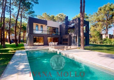 Casa a moderna y luminosa en barrio privado - La Herradura - Pinamar