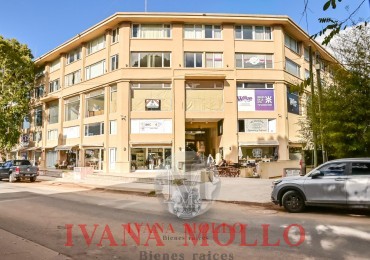LOCAL COMERCIAL CENTRICO A LA VENTA - PASEO EL AGORA - PINAMAR