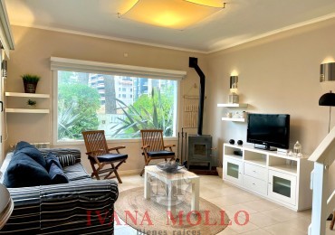 Triplex en venta 4 ambientes en Pinamar con pileta 