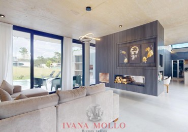 Casa en venta 6 ambientes en Barrio Pioneros, Pinamar con pileta